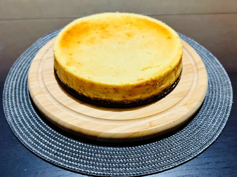 Une délicieuse recette du cheesecake new-yorkais ! Par Les pâtisseries de Su, pâtissière en Ille-et-vilaine.