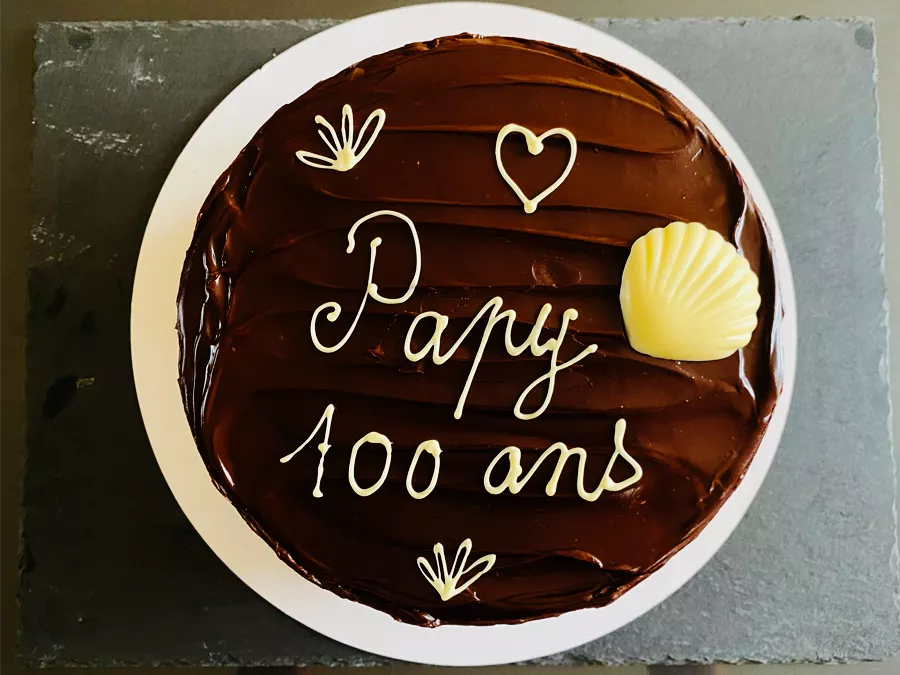 Realisation-matilda-cake-anniversaire-les-patisseries-de-su