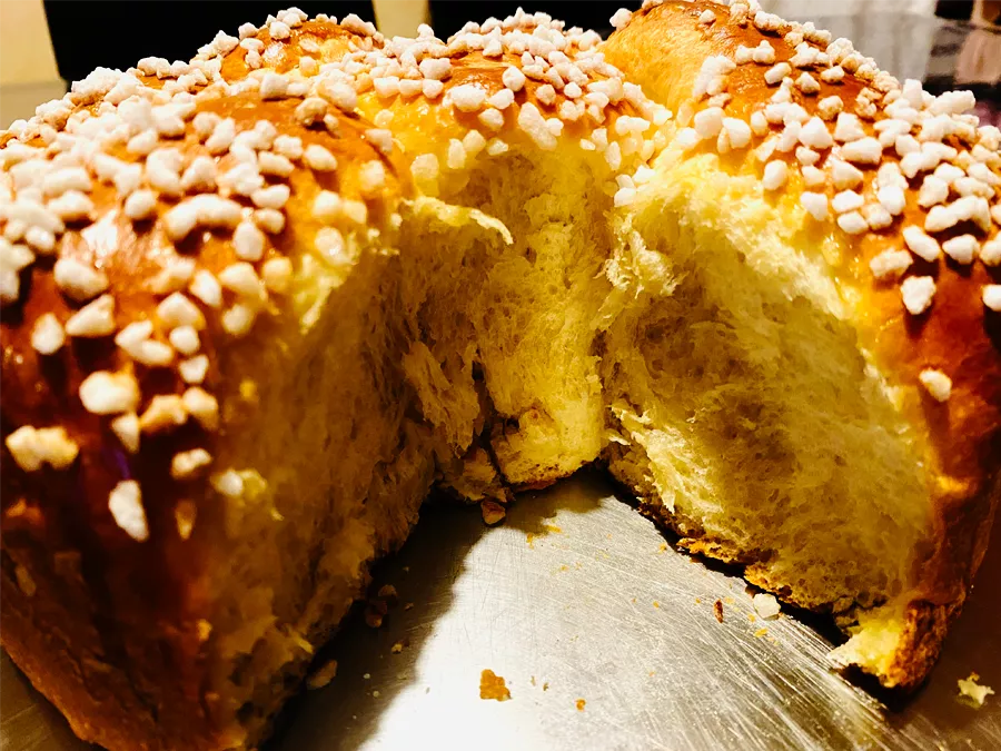 Recette et astuce pour une brioche gonflée, légère et filante par Les pâtisseries de Su, pâtissière en Ille-et-vilaine.